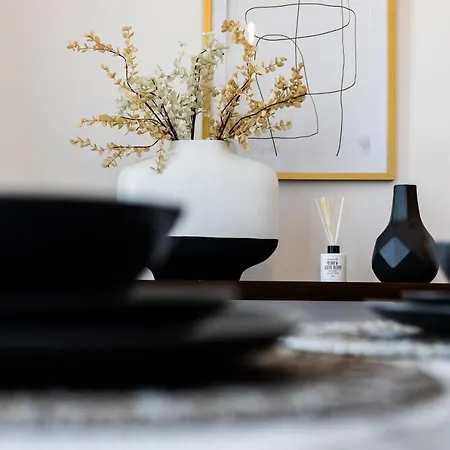 Eden'S Homes & Villas - Millennium Atria Residences دبي المظهر الخارجي الصورة
